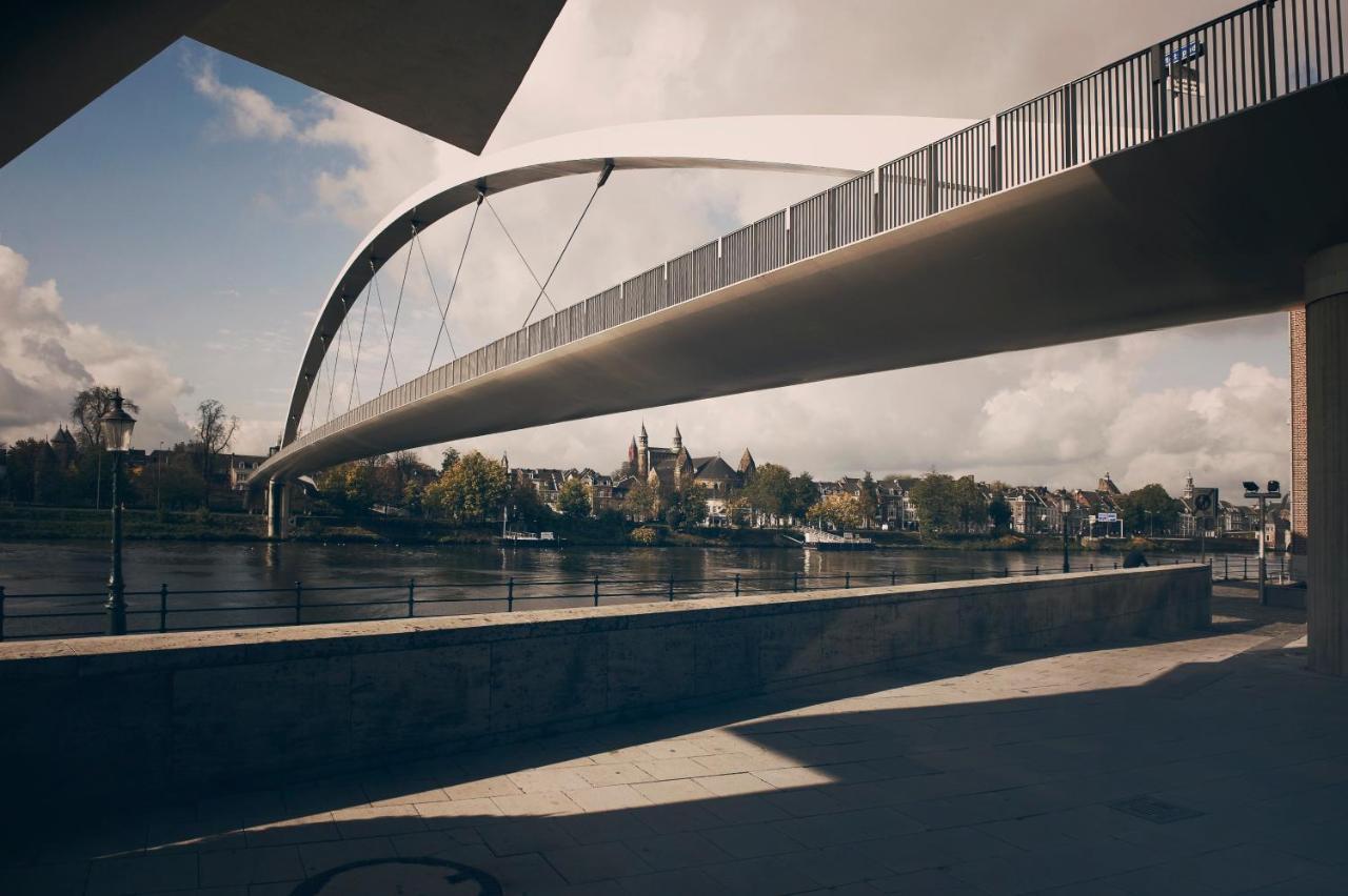 Cosy Floating Boatlodge Athene Maastricht Esterno foto