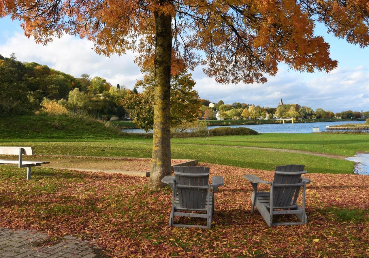 Cosy Floating Boatlodge Athene Maastricht Esterno foto